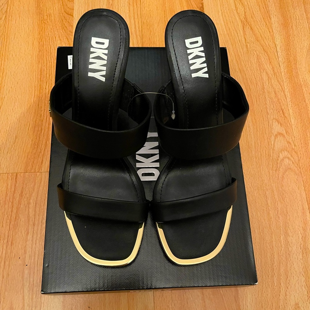 DKNY, size 8, black heels